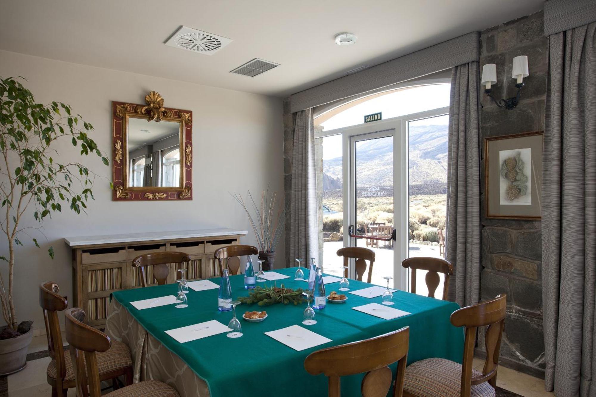 Parador De Las Canadas Del Teide Ла Оротава Екстериор снимка