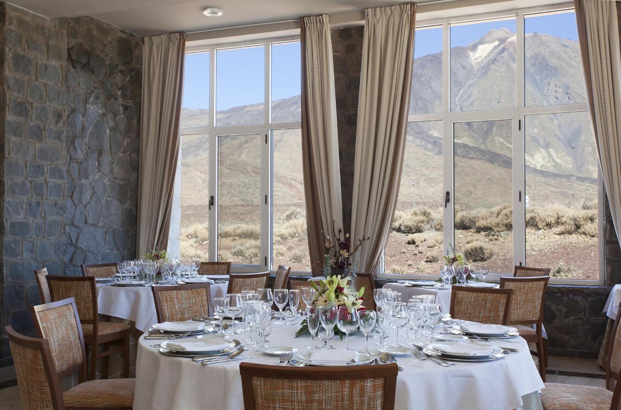 Parador De Las Canadas Del Teide Ла Оротава Екстериор снимка