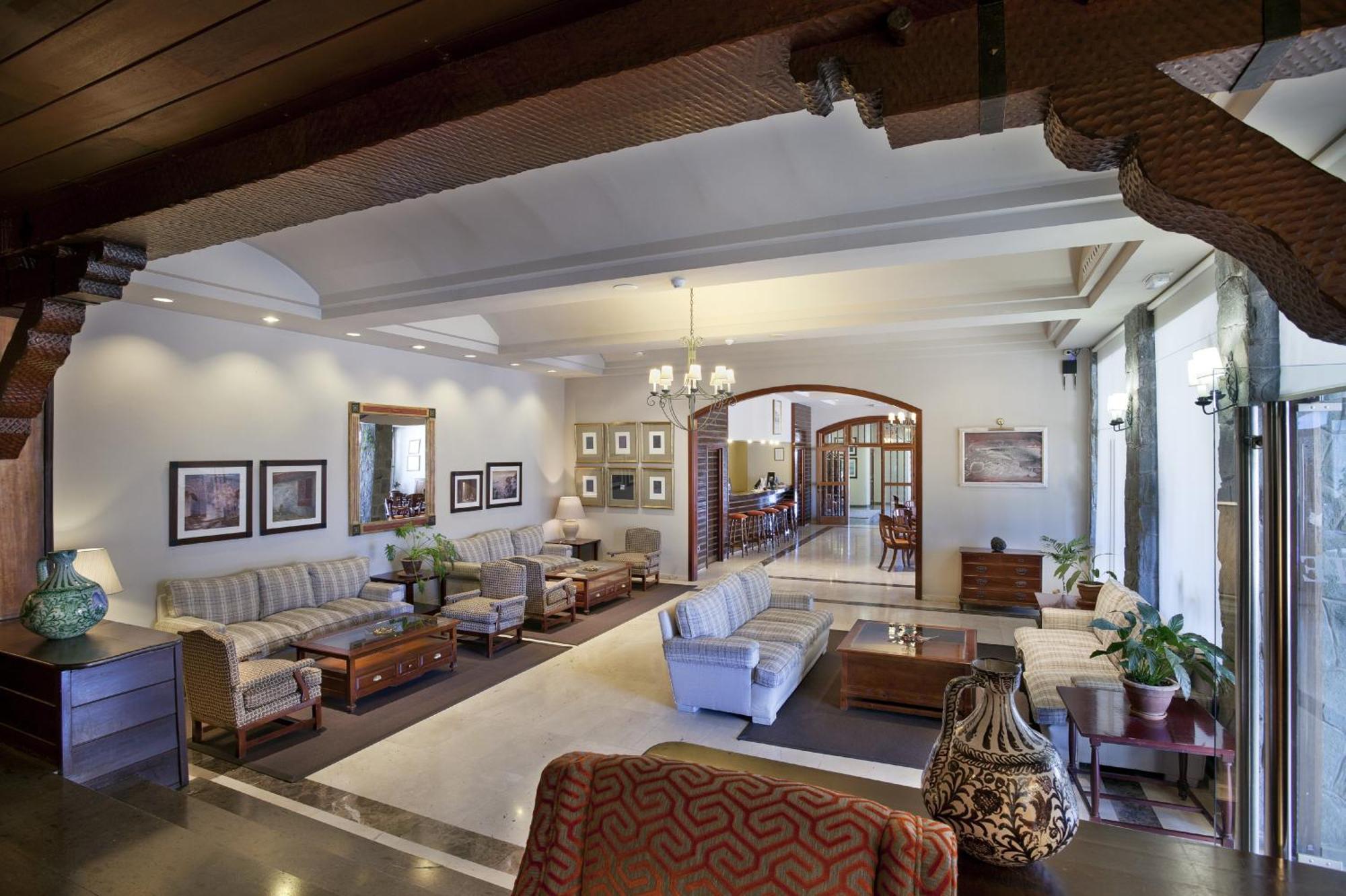 Parador De Las Canadas Del Teide Ла Оротава Екстериор снимка