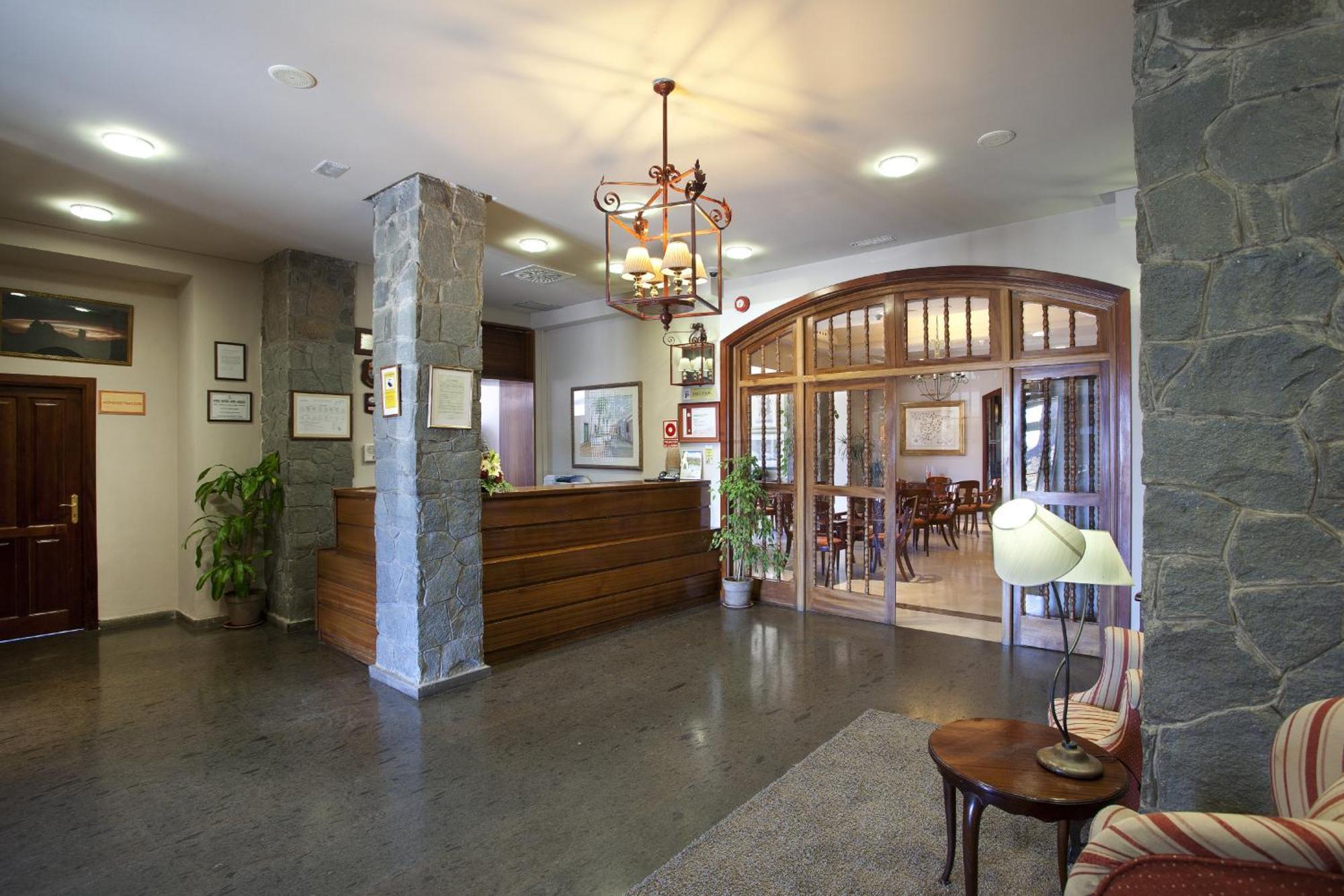 Parador De Las Canadas Del Teide Ла Оротава Екстериор снимка