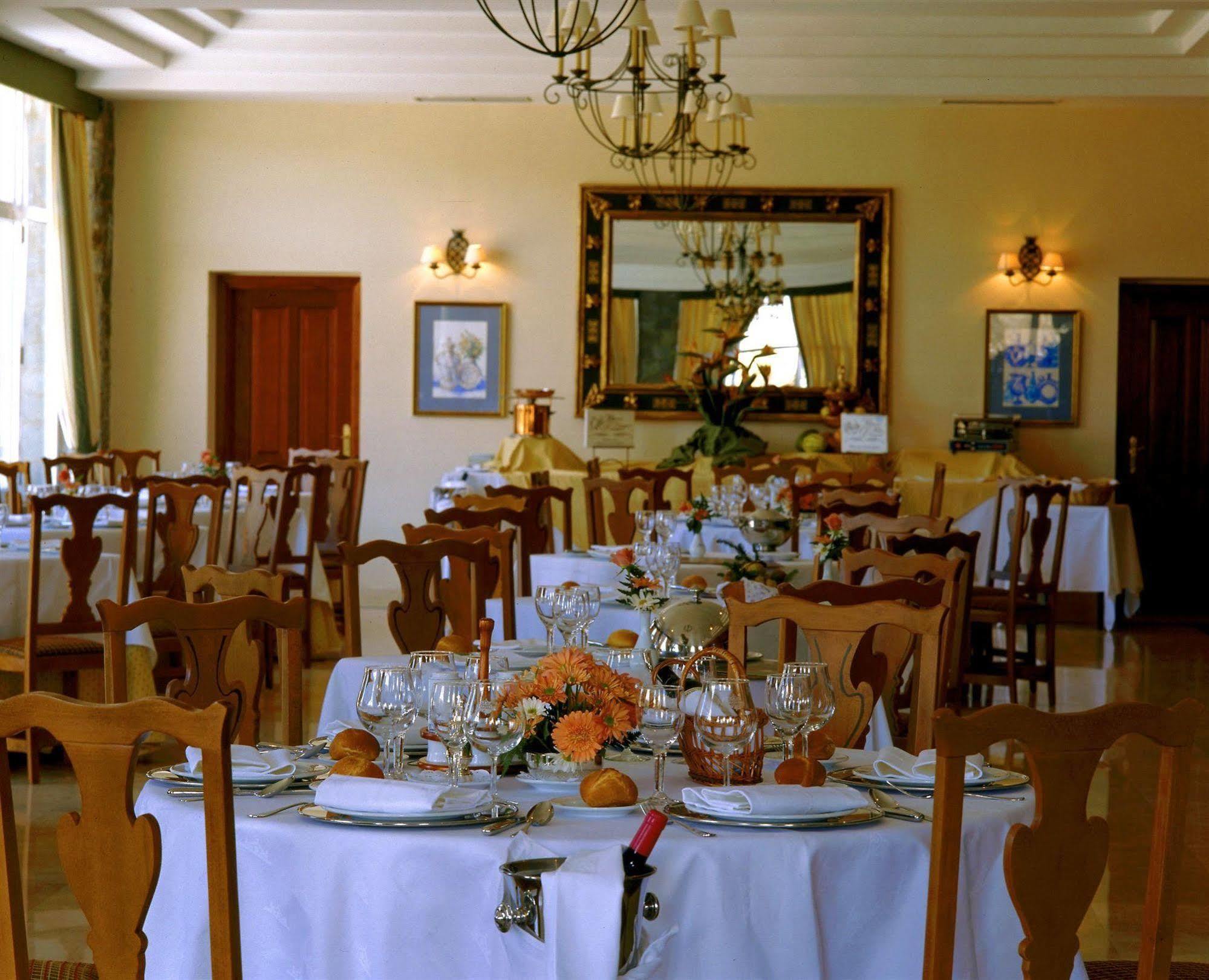 Parador De Las Canadas Del Teide Ла Оротава Екстериор снимка
