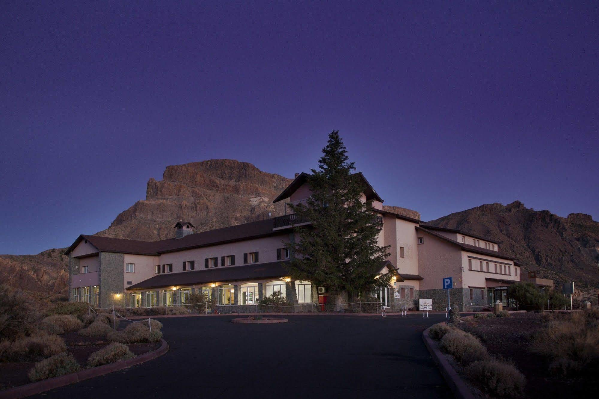 Parador De Las Canadas Del Teide Ла Оротава Екстериор снимка