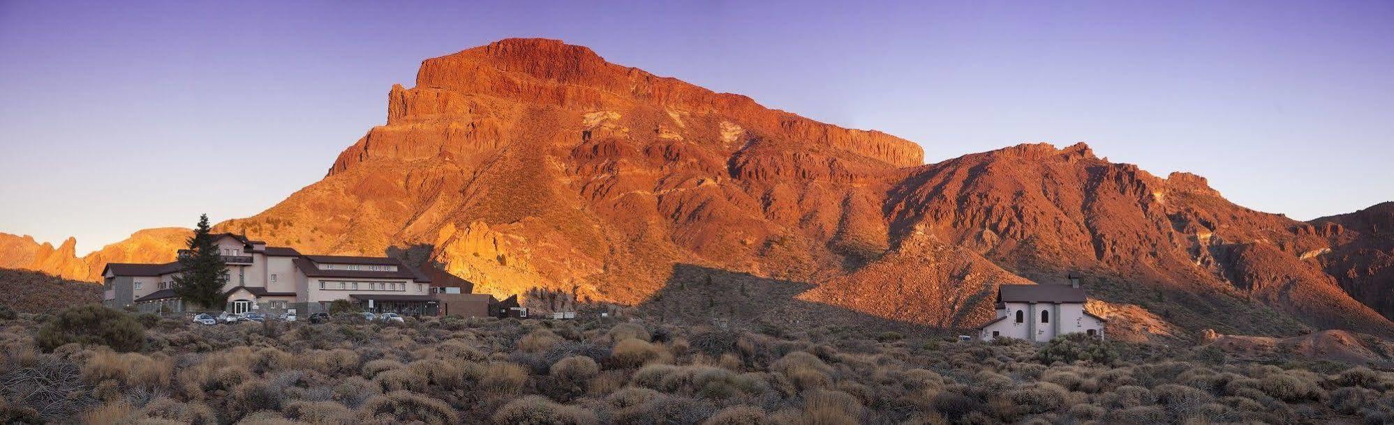 Parador De Las Canadas Del Teide Ла Оротава Екстериор снимка