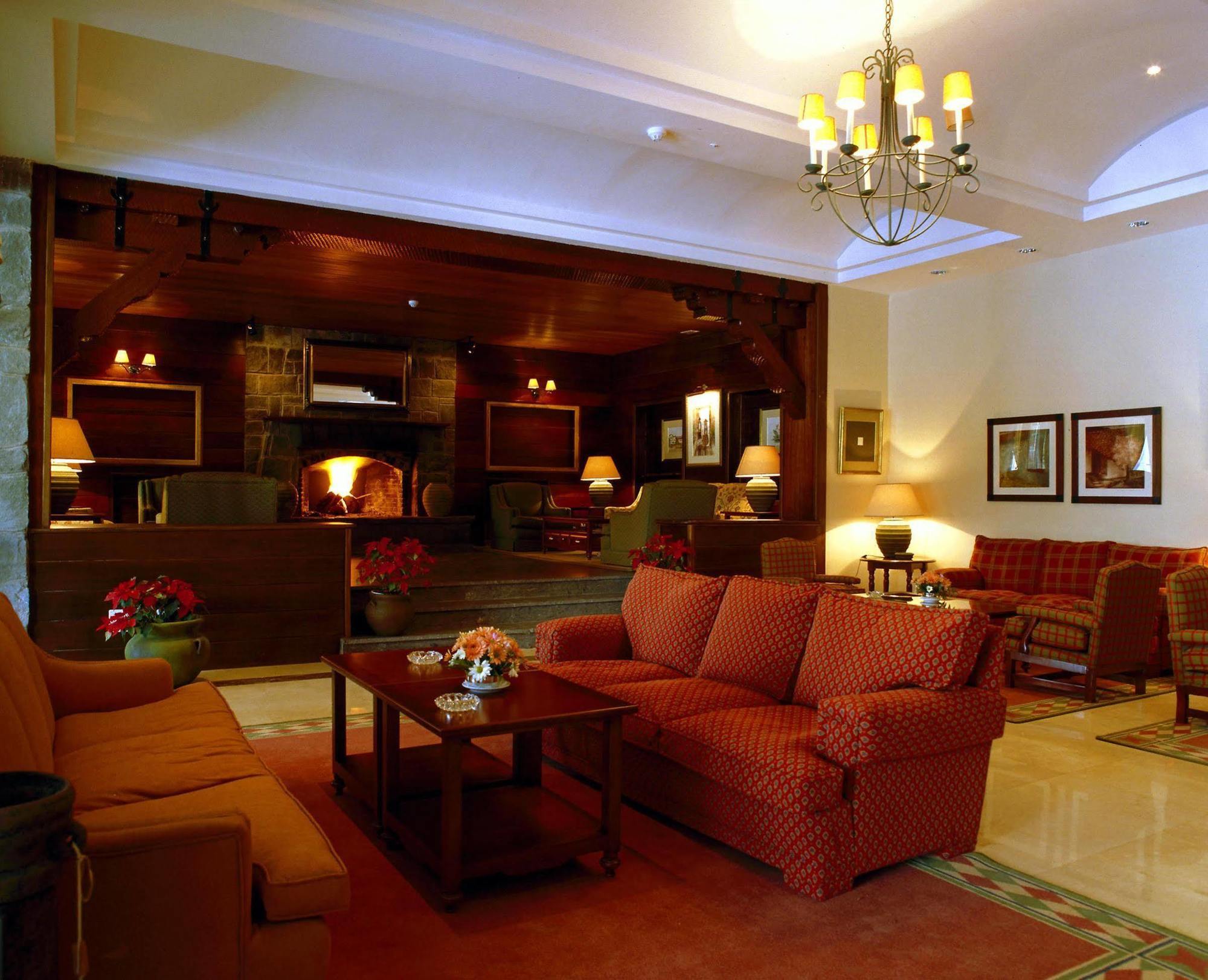 Parador De Las Canadas Del Teide Ла Оротава Екстериор снимка