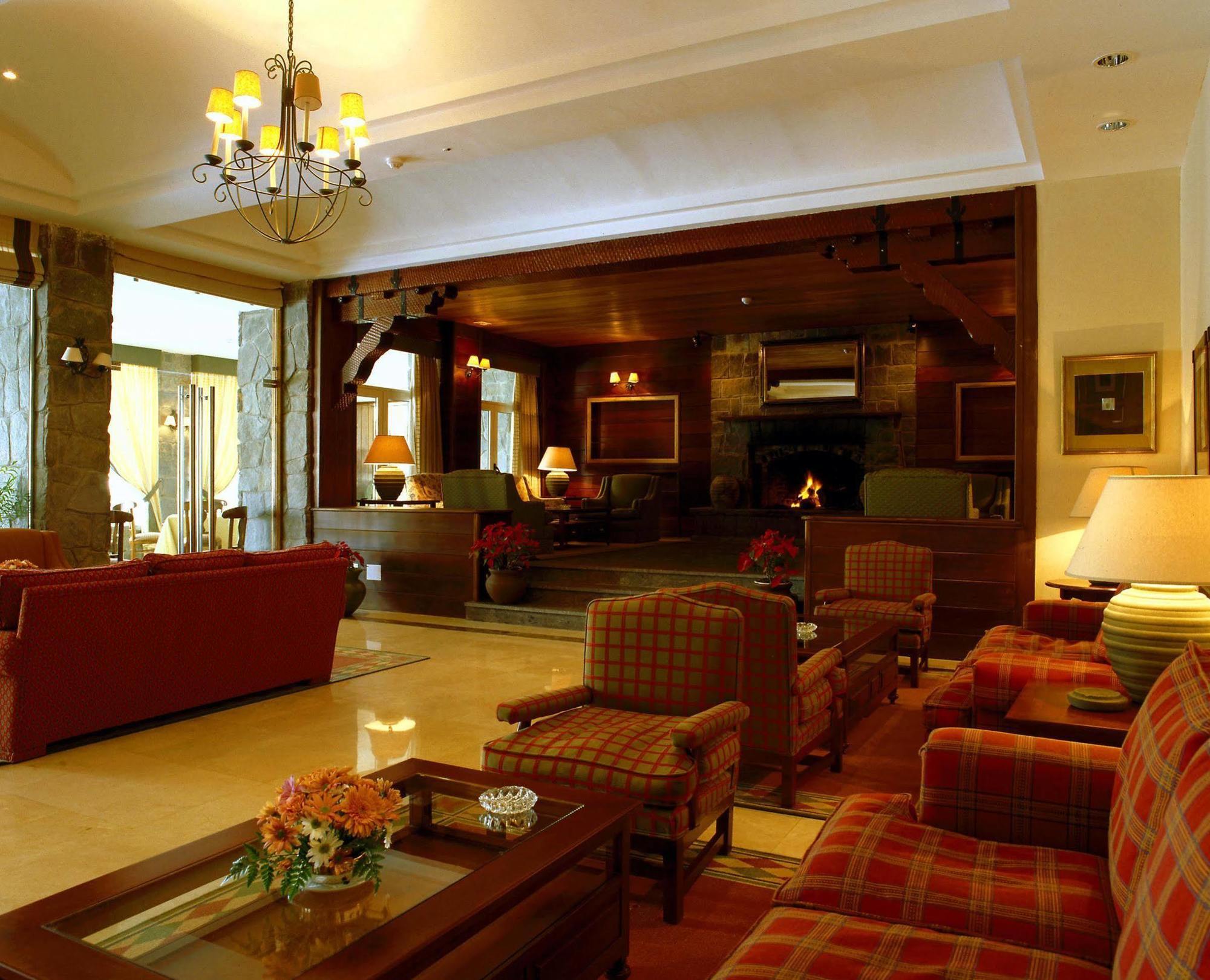 Parador De Las Canadas Del Teide Ла Оротава Екстериор снимка
