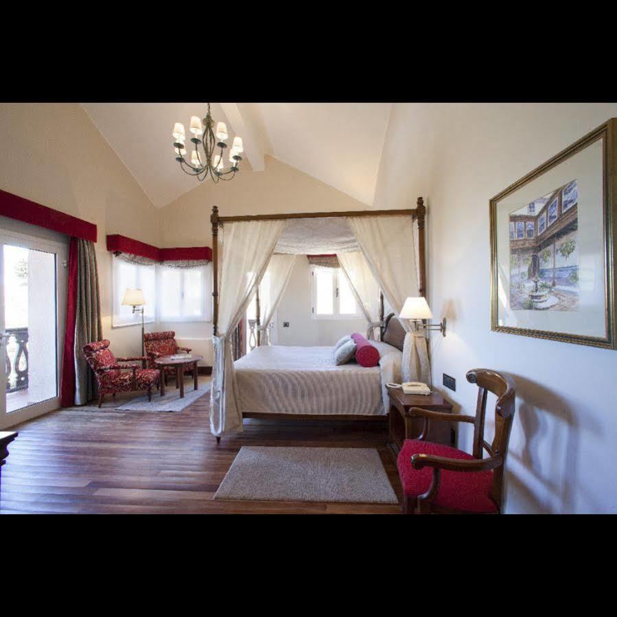 Parador De Las Canadas Del Teide Ла Оротава Екстериор снимка